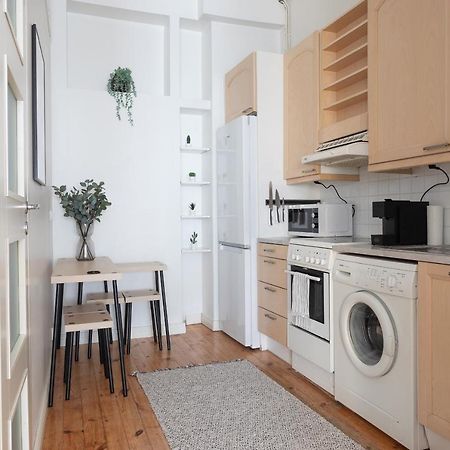 Idyllinen Valoisa Huoneisto Ullanlinnassa. Helsinki Kültér fotó