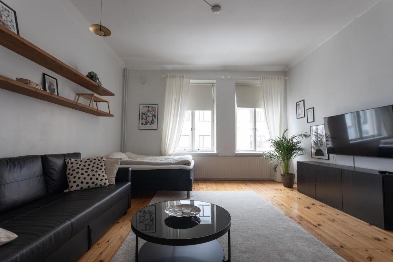 Idyllinen Valoisa Huoneisto Ullanlinnassa. Helsinki Kültér fotó